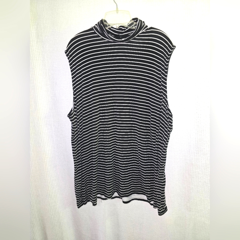 EVRI Women's 4X Black and White Striped Sleeveless Top Turtleneck